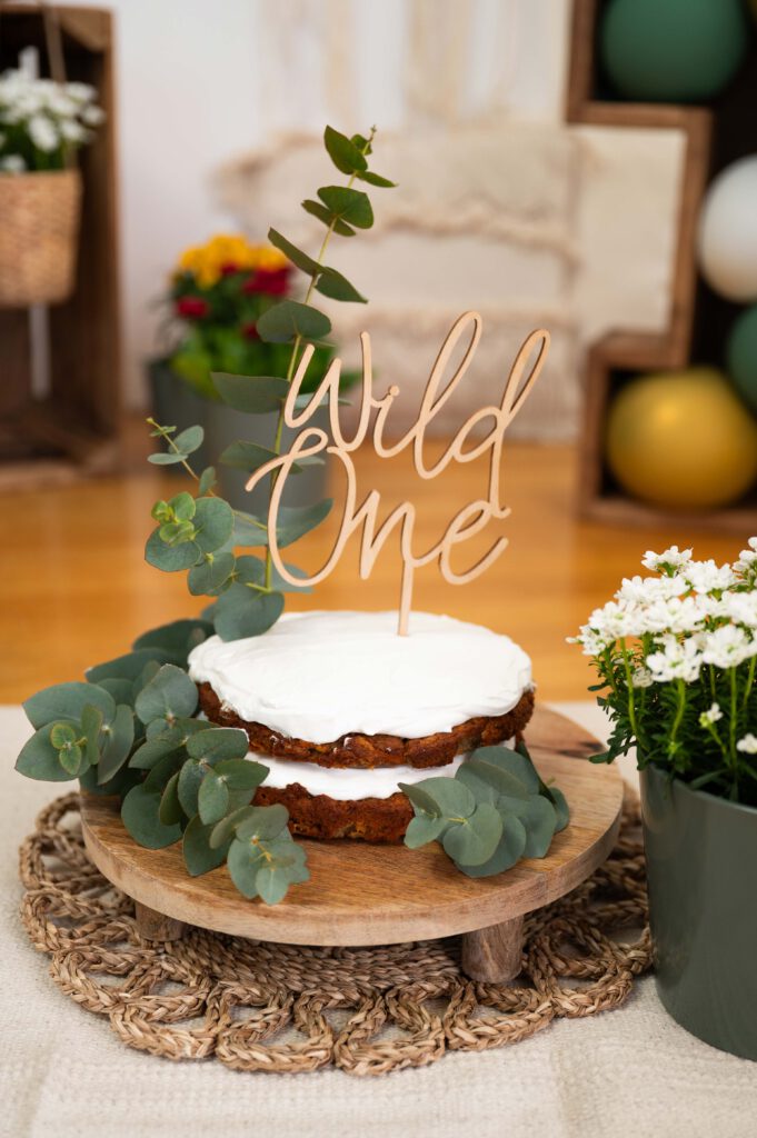 Torte mit Dekoration für ein Cakesmash Shooting